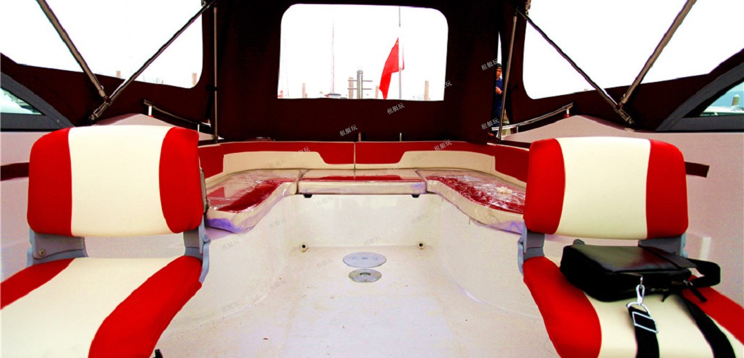 23英尺運(yùn)動(dòng)快艇