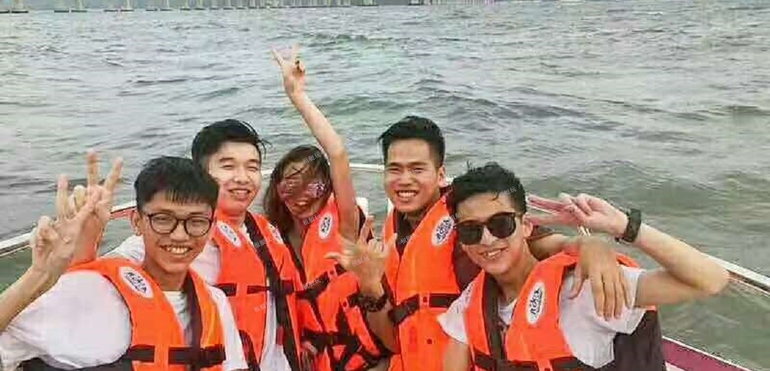 23英尺運(yùn)動(dòng)快艇