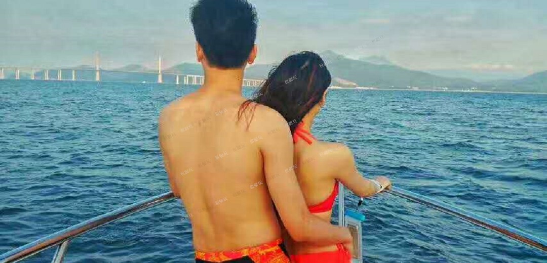 23英尺運(yùn)動(dòng)快艇