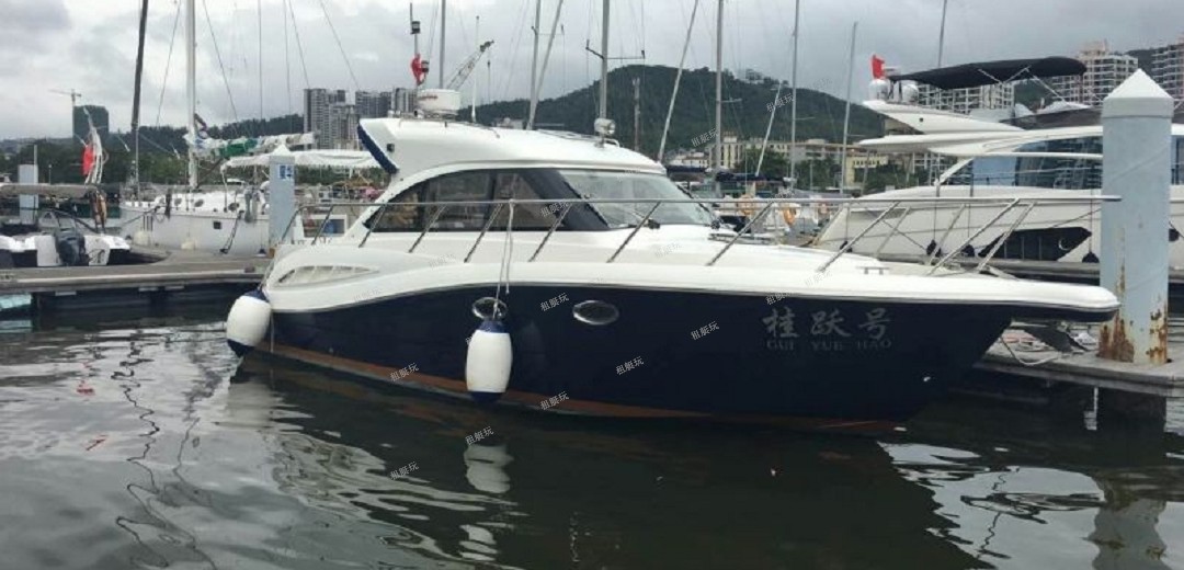 32英尺運動快艇