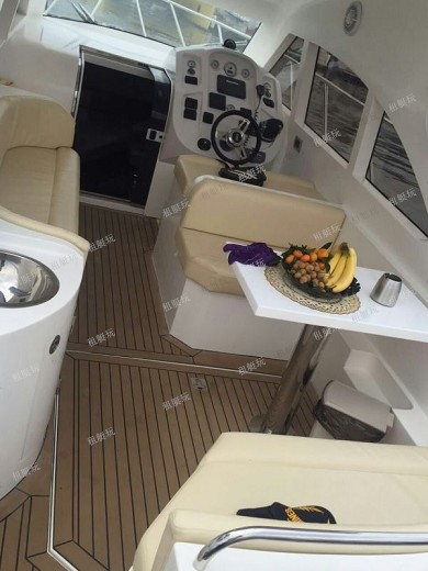 32英尺運動快艇